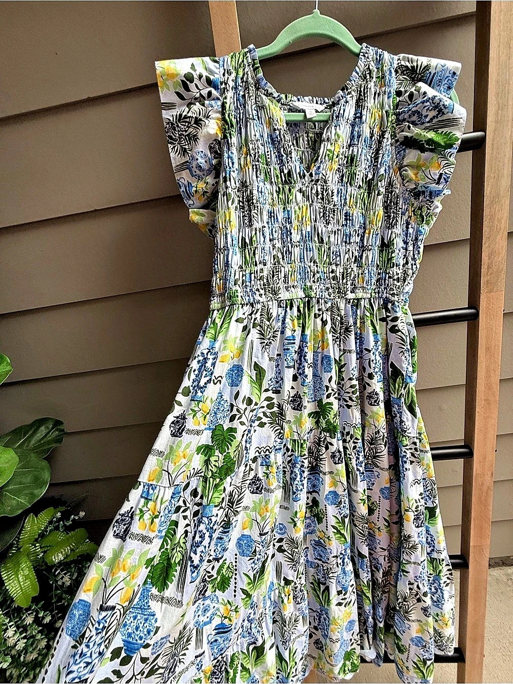 Crown & Ivy Floral Maxi Dress in White & Blue Size 10 Like New